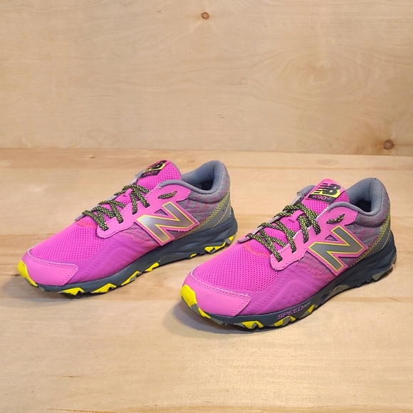 New Balance 690v2 Speed Ride Pink Gray Athletic Shoes - Picture 4 of 9
